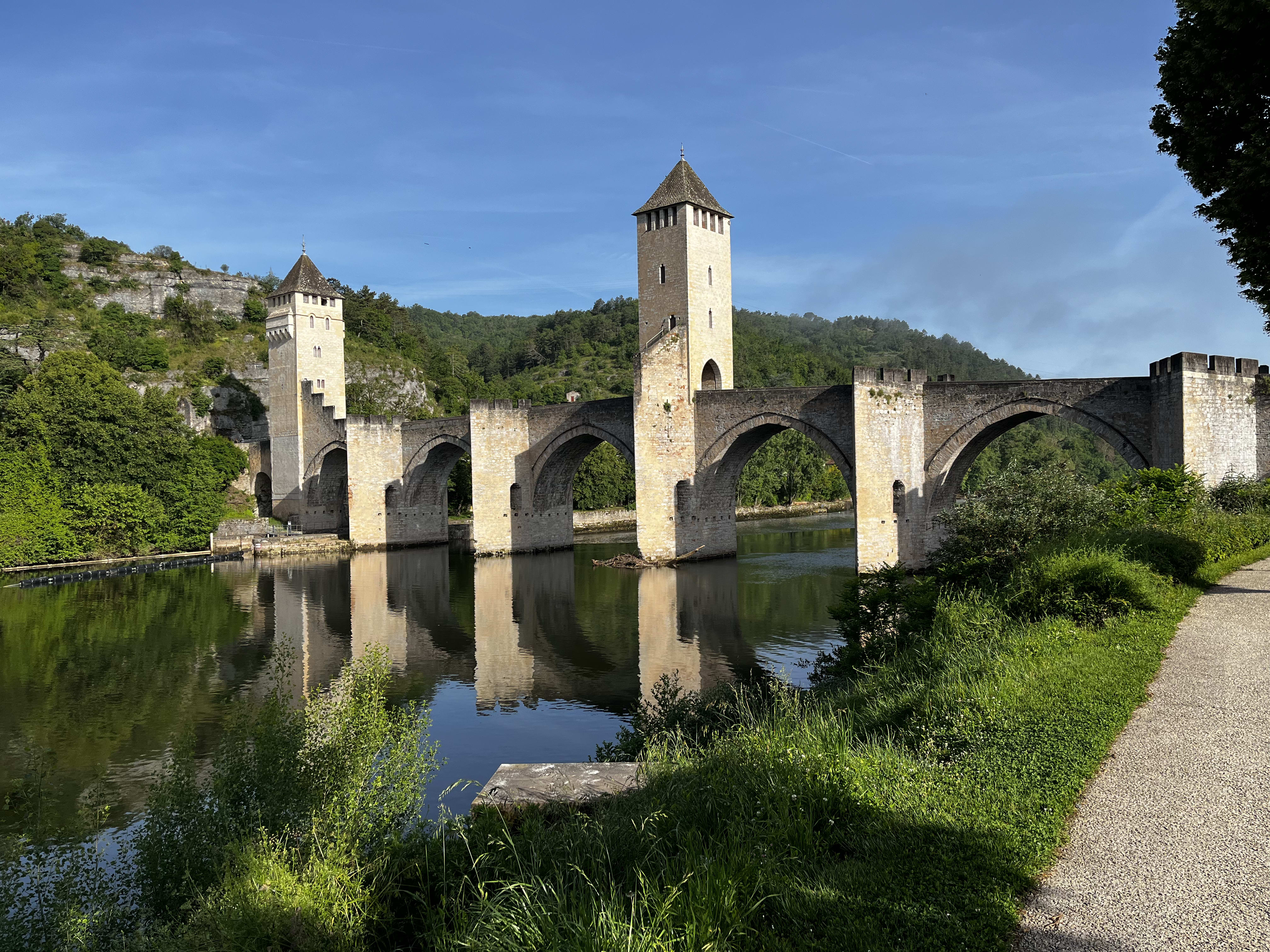 Image Compostelle, du Puy en Velay à Saint Jean Pied de Port à vélo