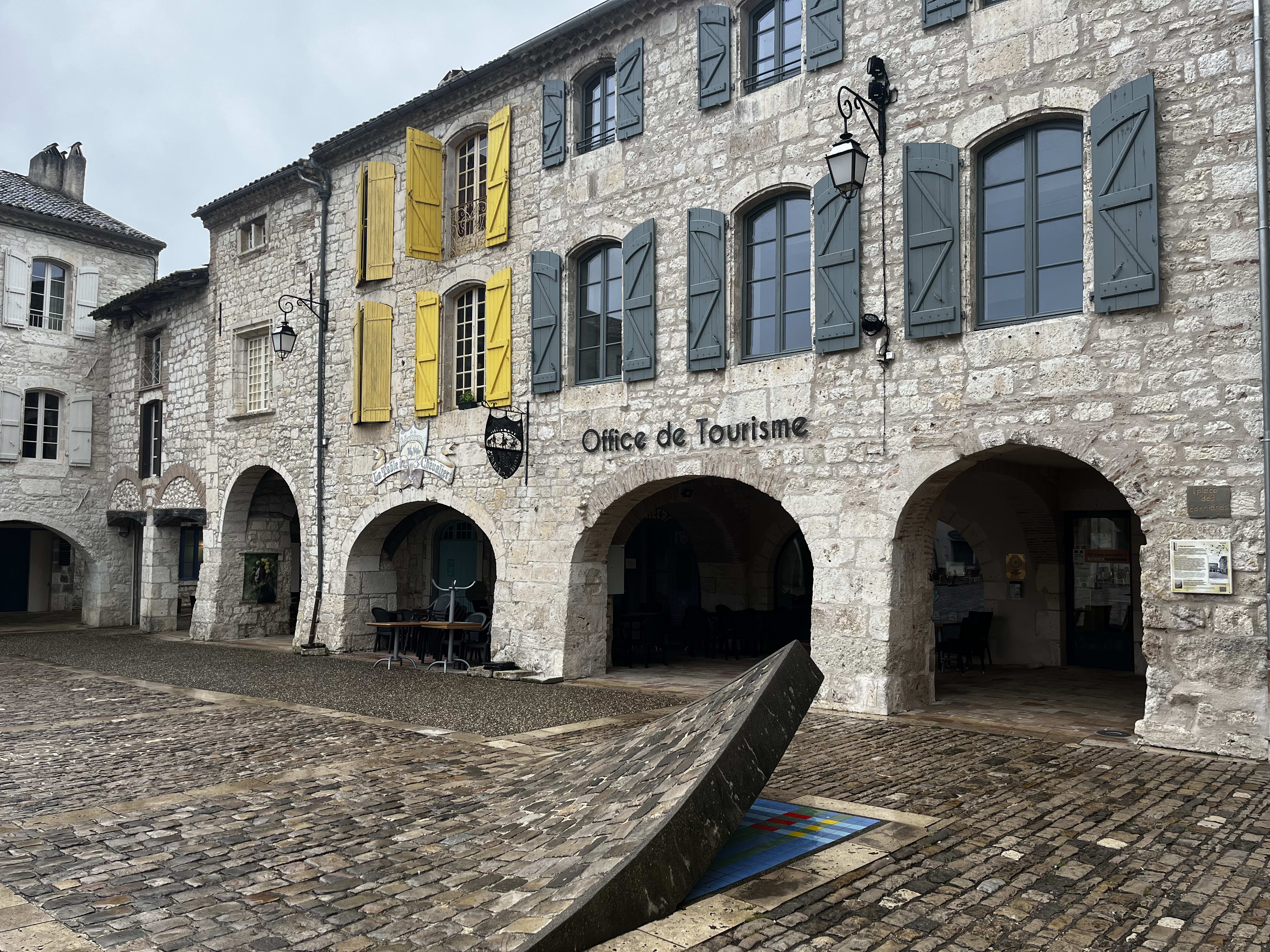 Image Compostelle, du Puy en Velay à Saint Jean Pied de Port à vélo