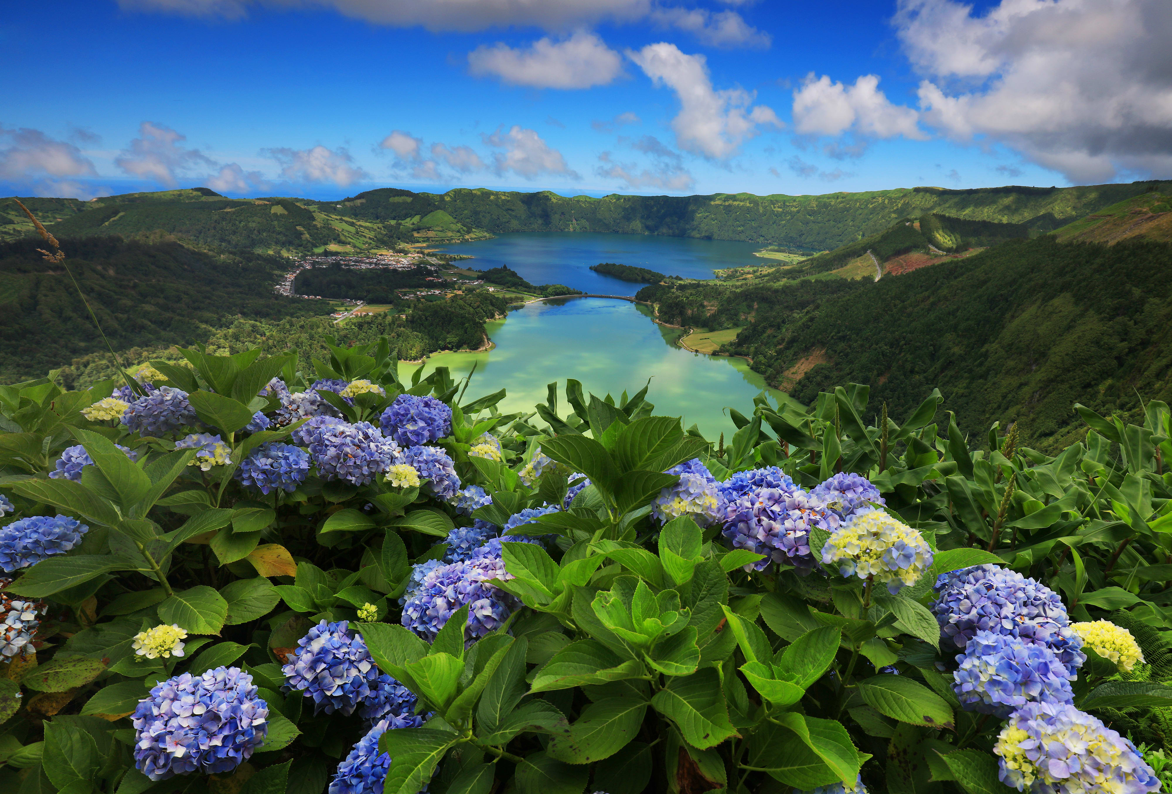 Image Archipel  et  volcans