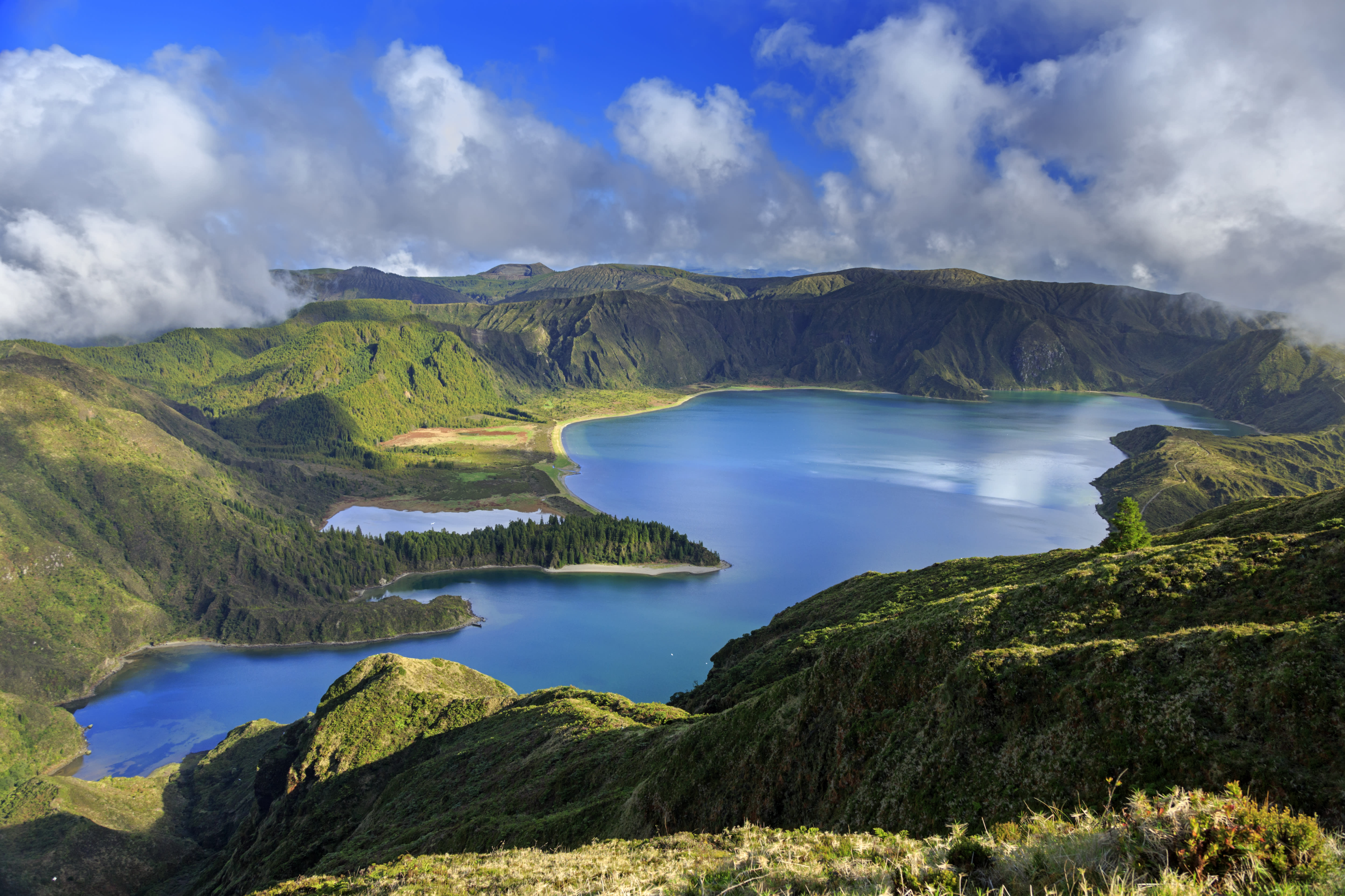 Image Archipel  et  volcans