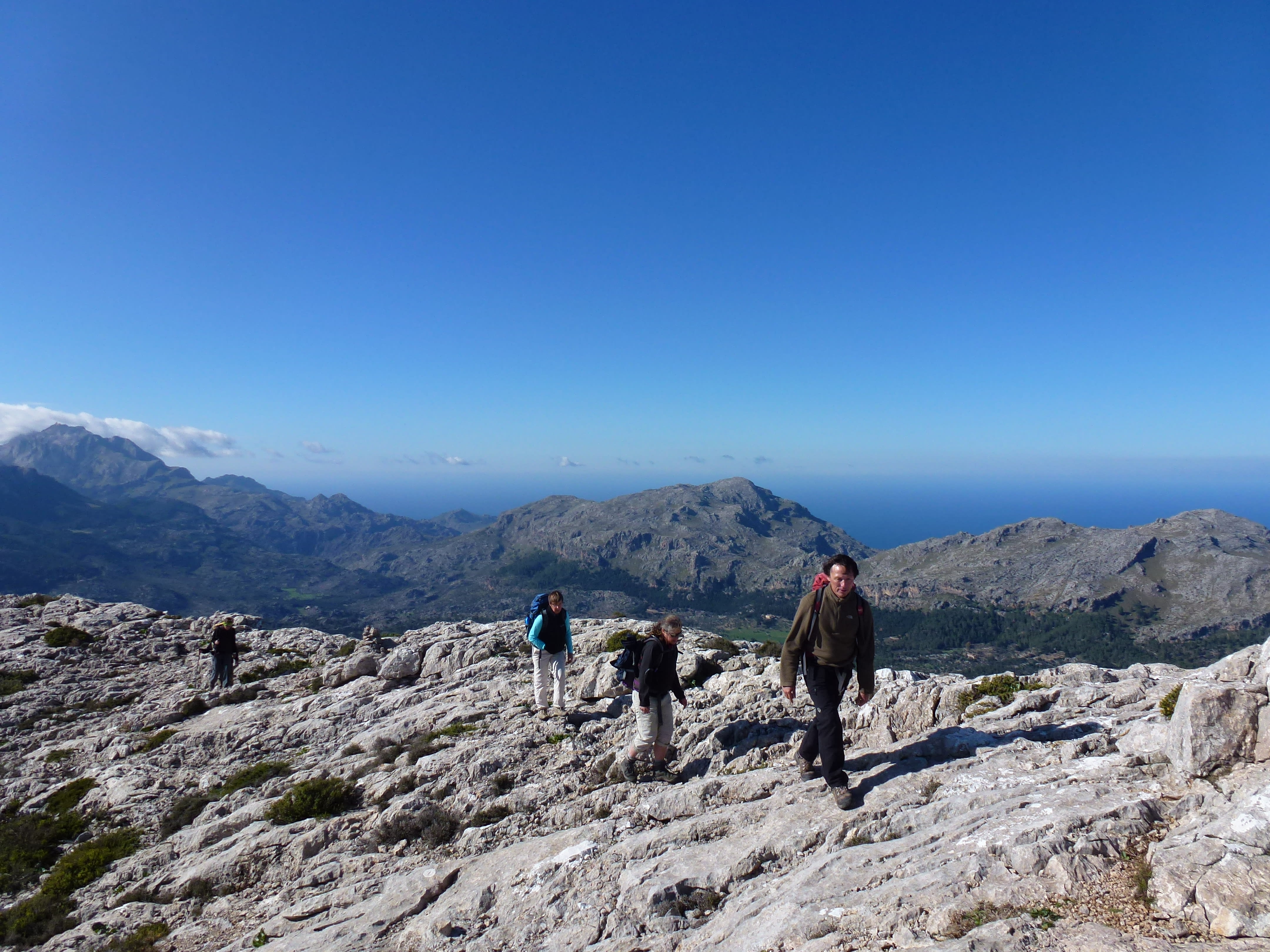 Image Sierra et chemins de pierre