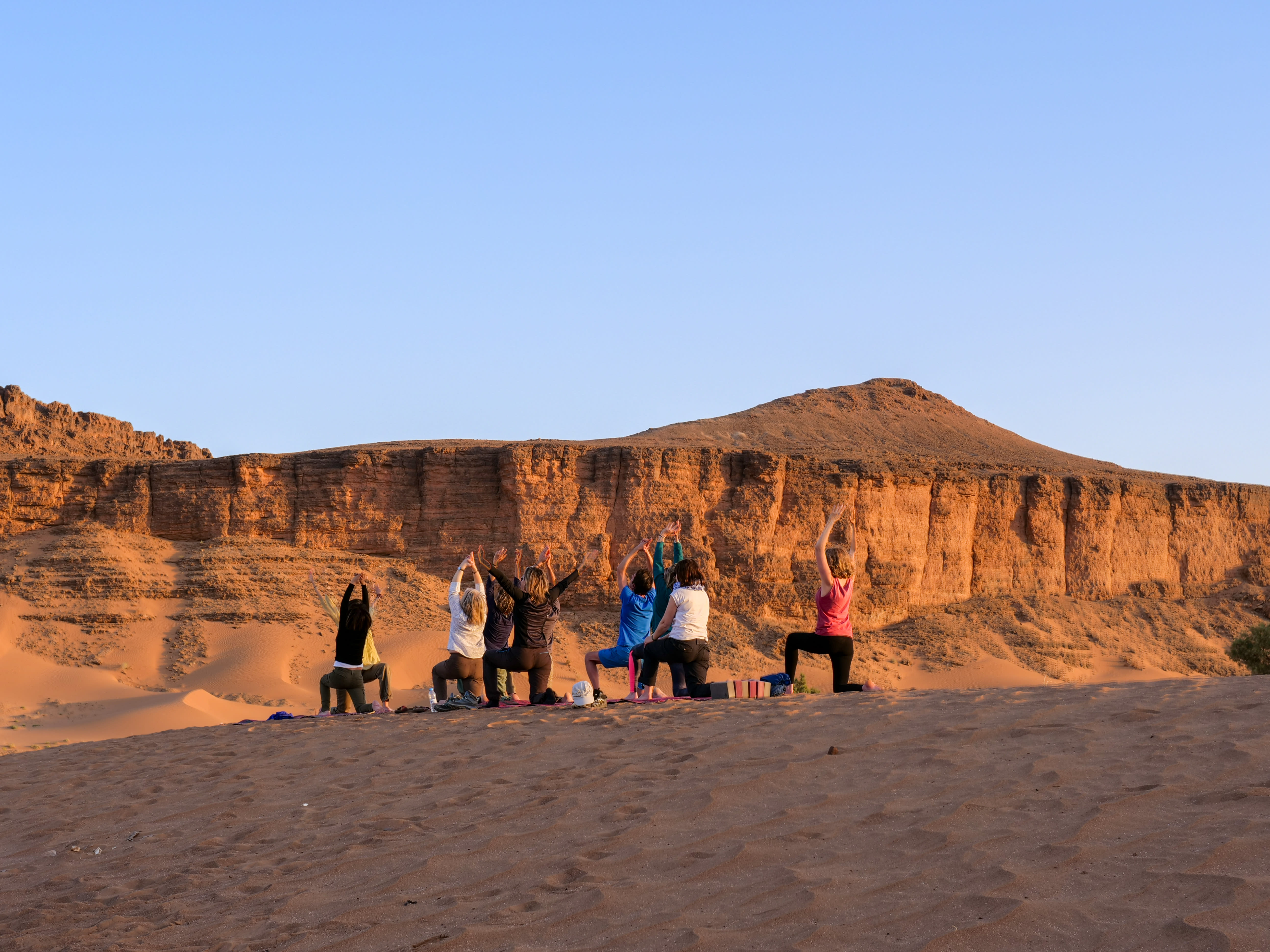 Image Randonnée et yoga dans le désert marocain