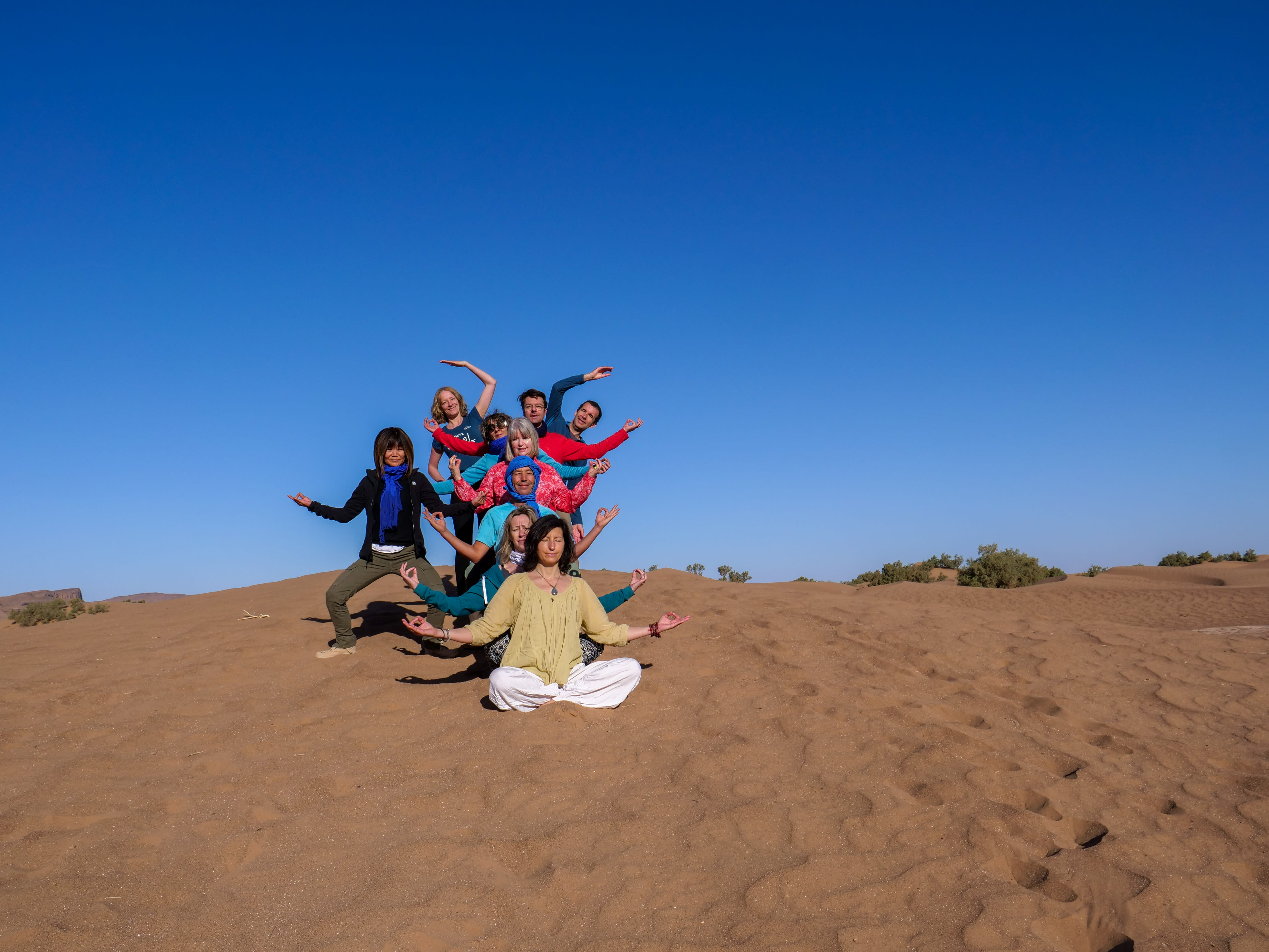 Image Randonnée et yoga dans le désert marocain