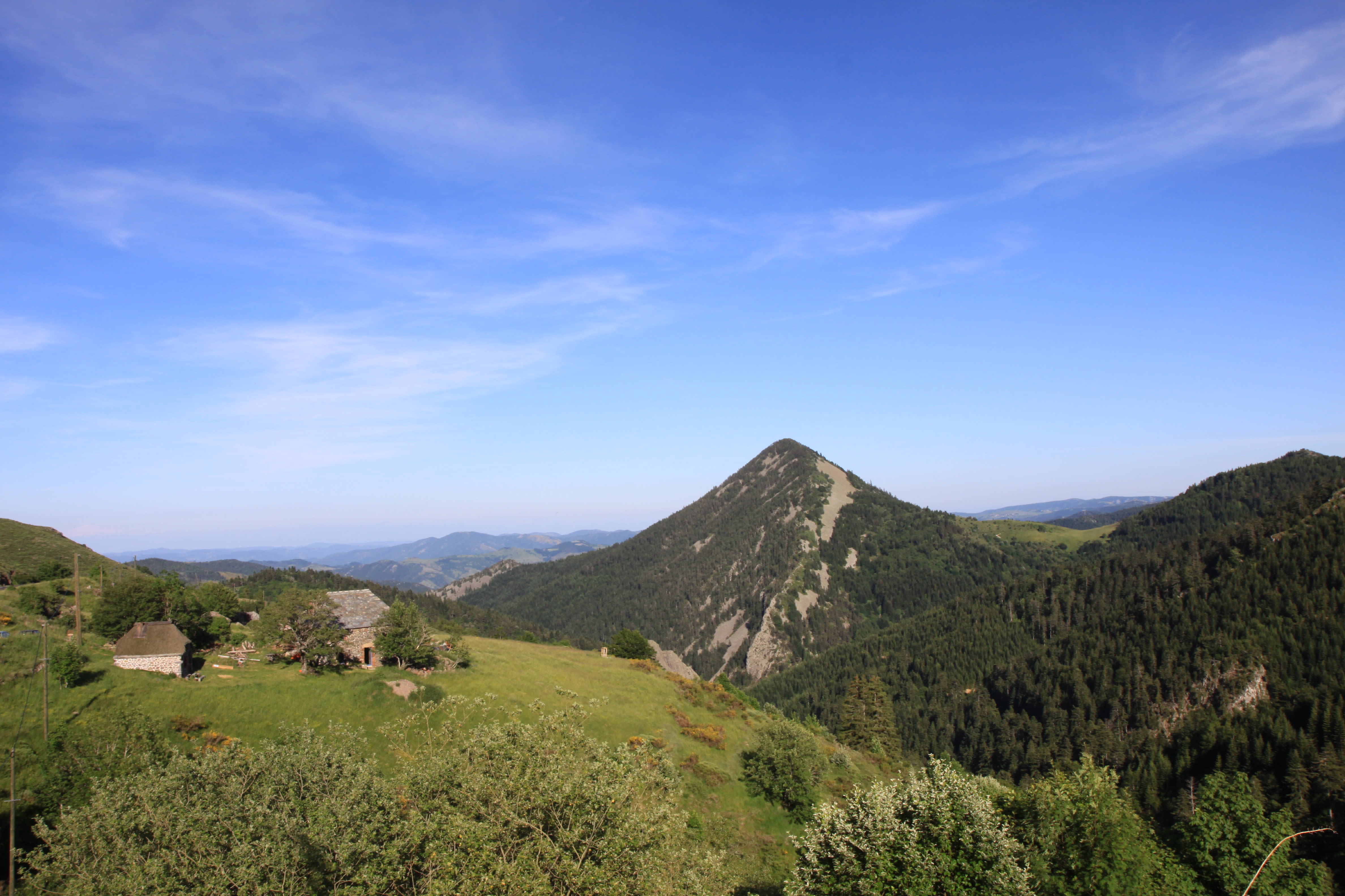 Image Ardèche, Le Mont Mézenc et la source de la Loire
