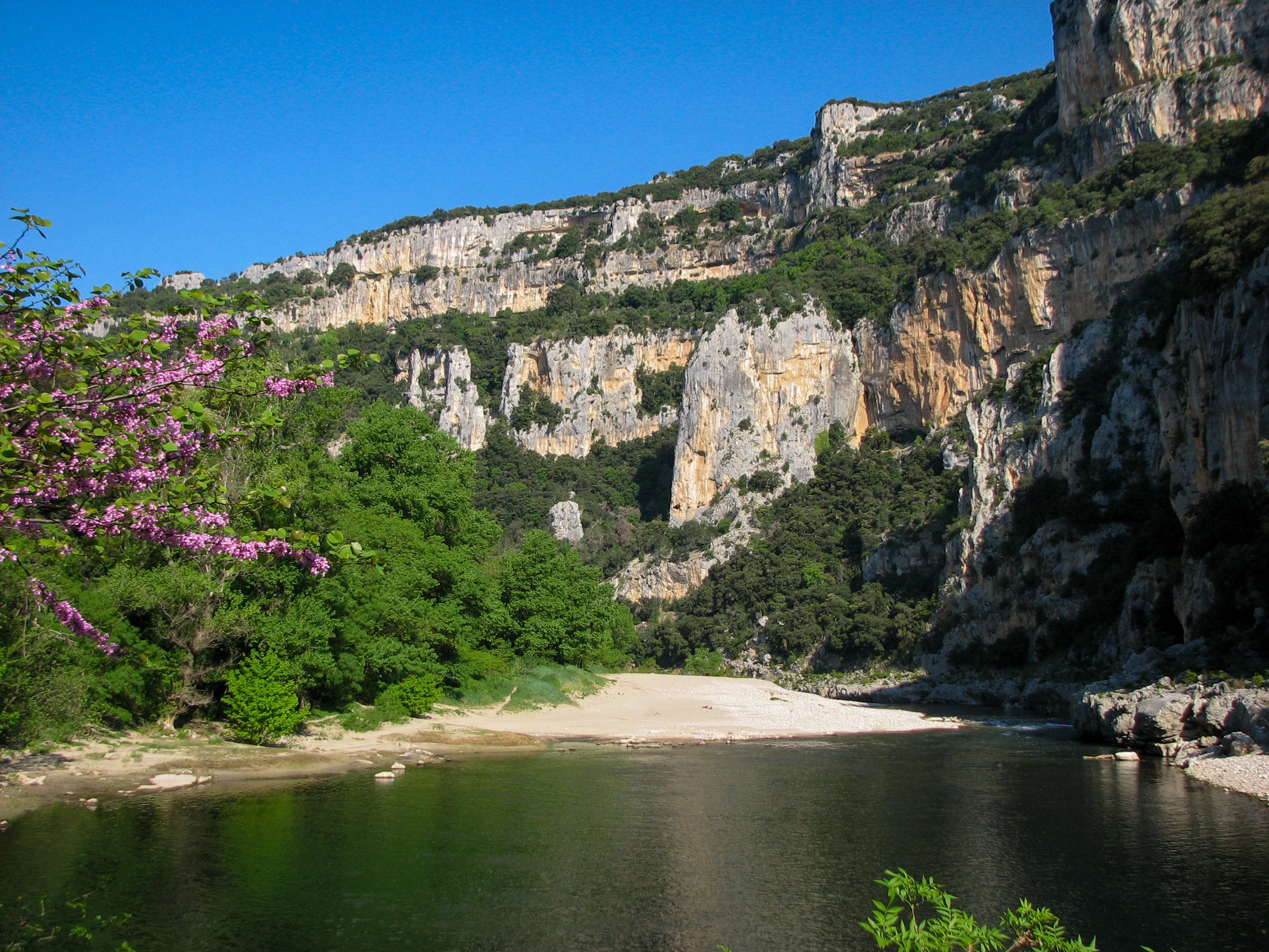 Image Découverte des plus beaux sentiers de l'Ardèche