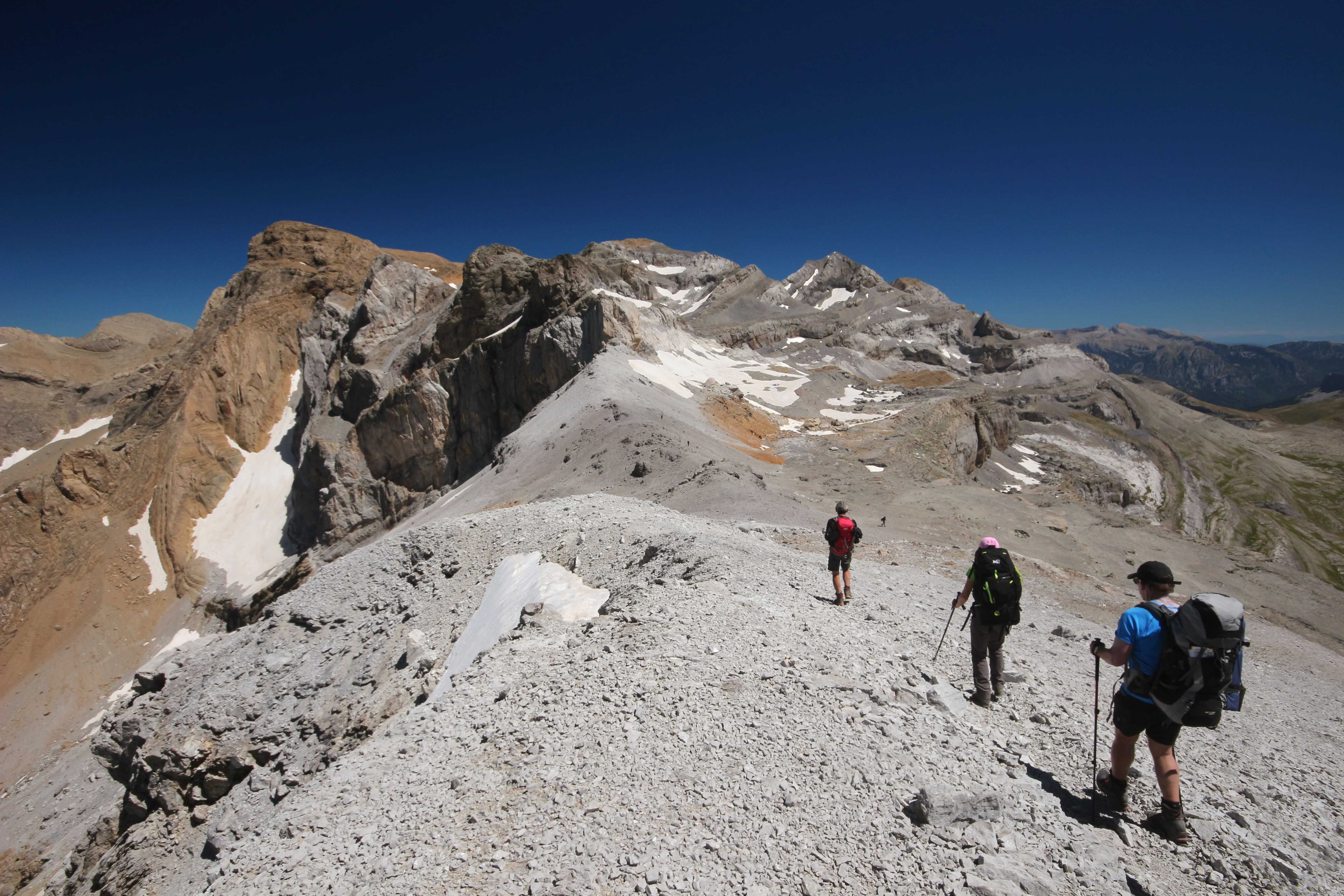 De l'Aneto au Vignemale, les plus beaux 3000 des Pyrénées
