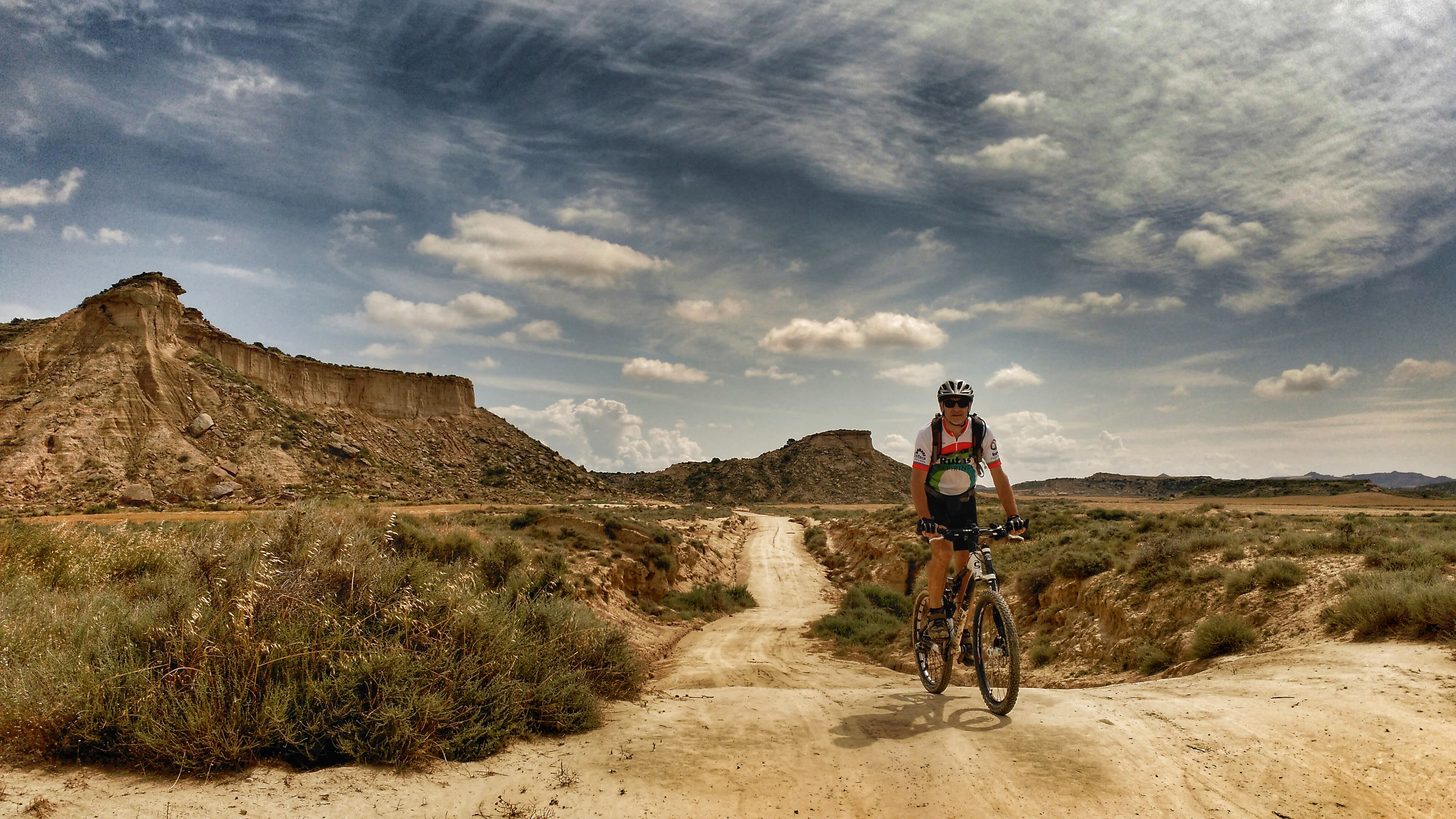Image Bardenas et sierras à VTT