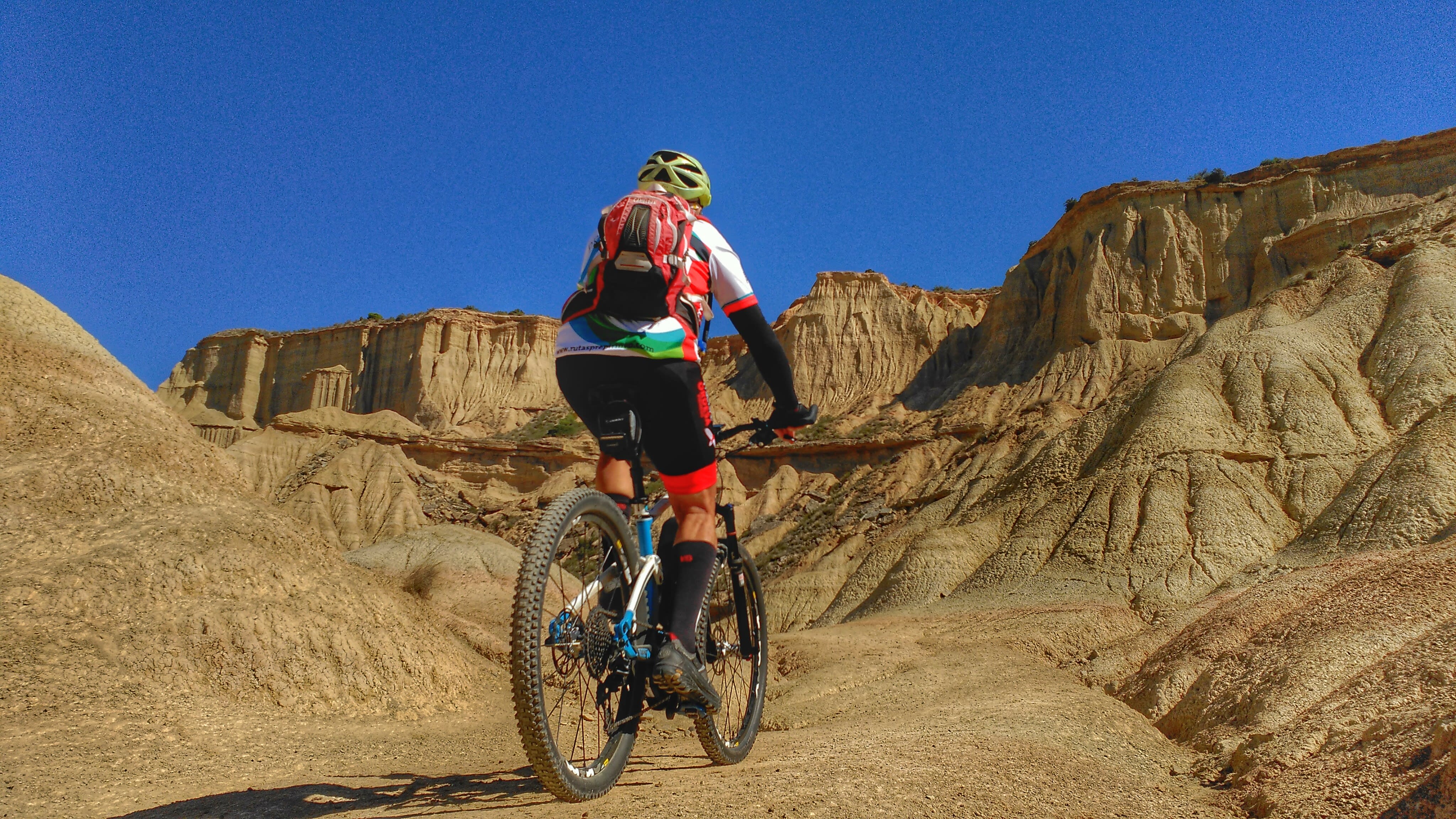 Image Bardenas et sierras à VTT