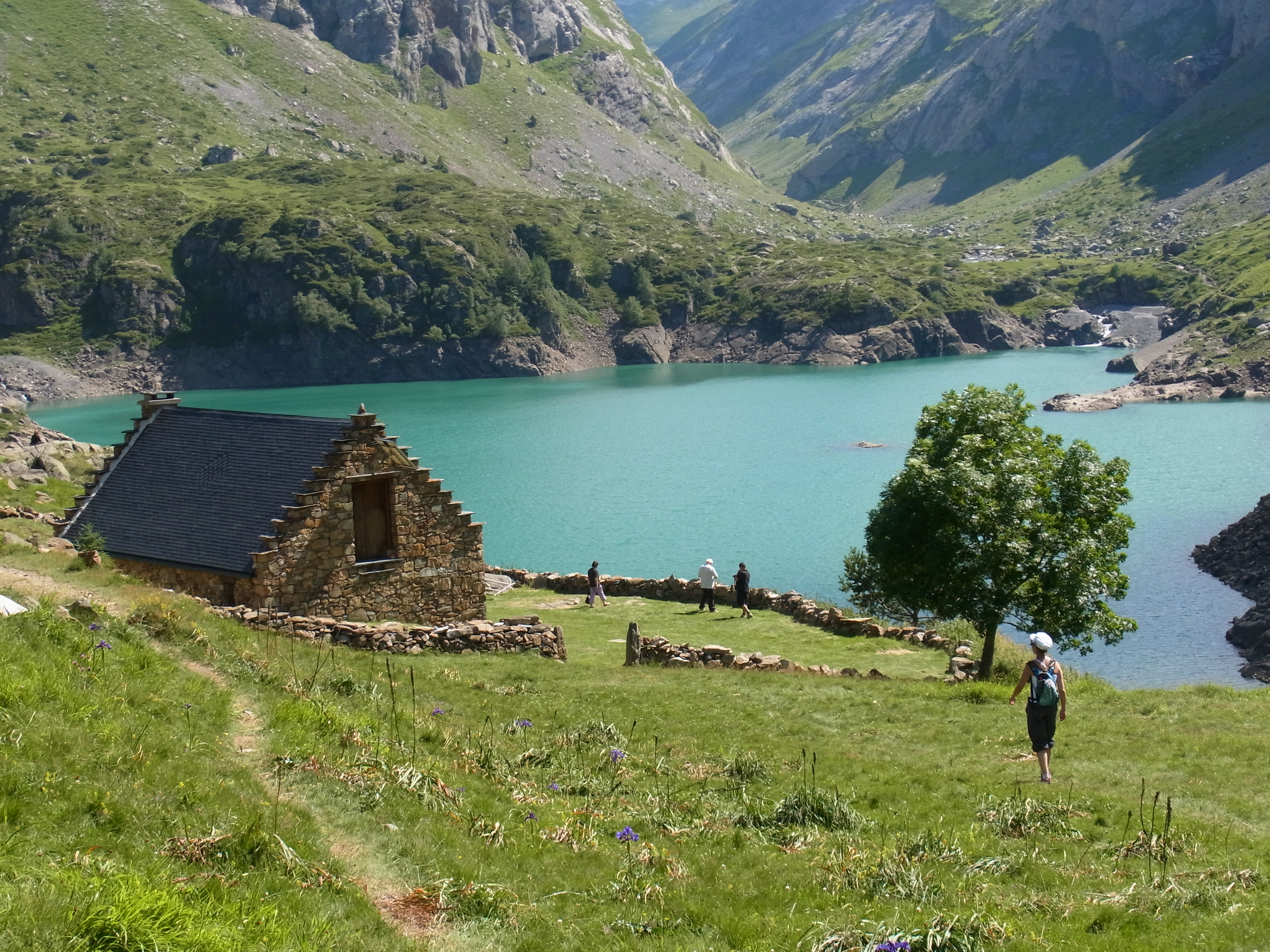 Image Du Val d'Azun au Cirque de Troumouse, traversée au coeur du Parc National des Pyrénées