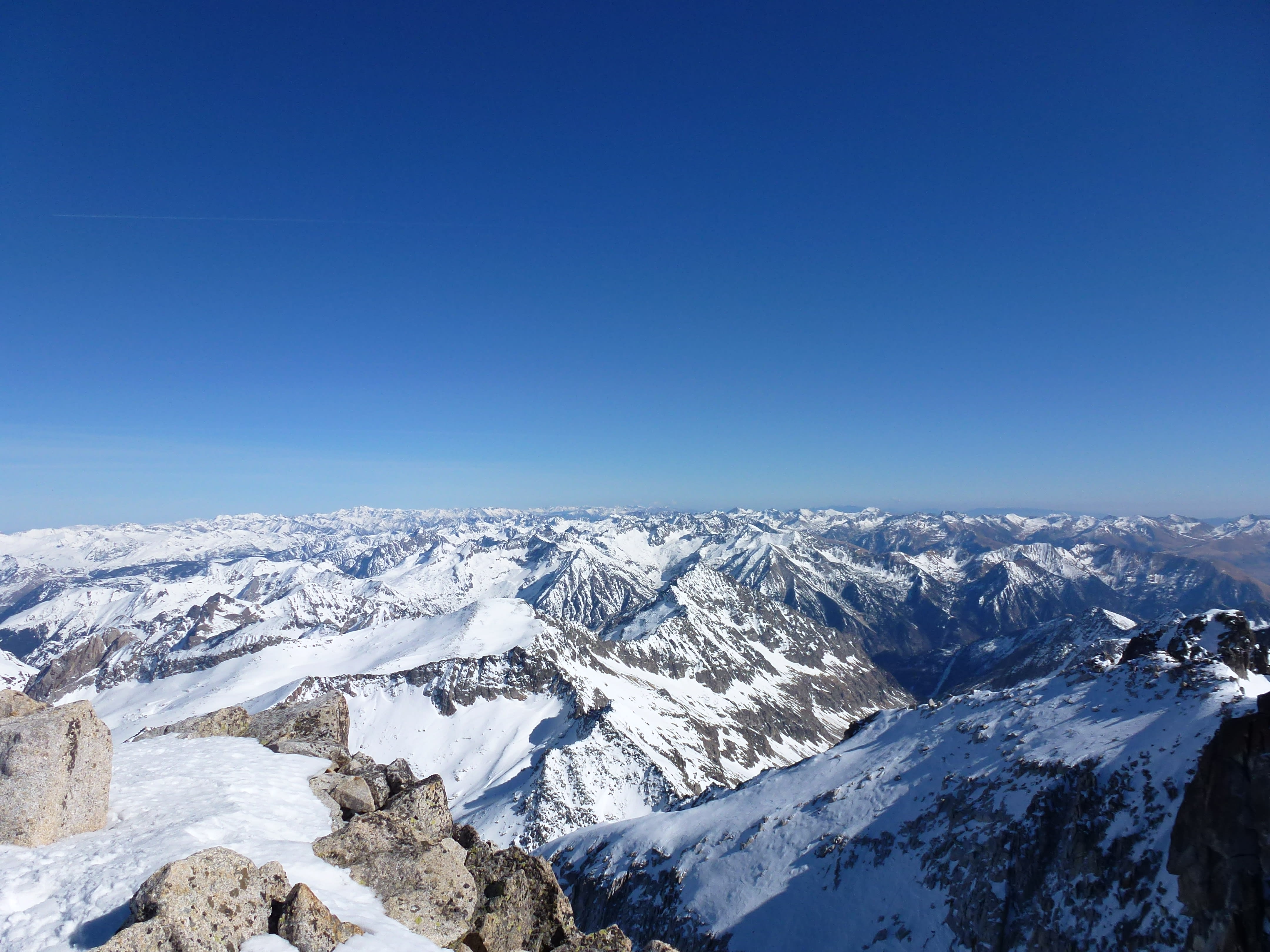 Image Aneto, escapade en ski de rando sur le point culminant !