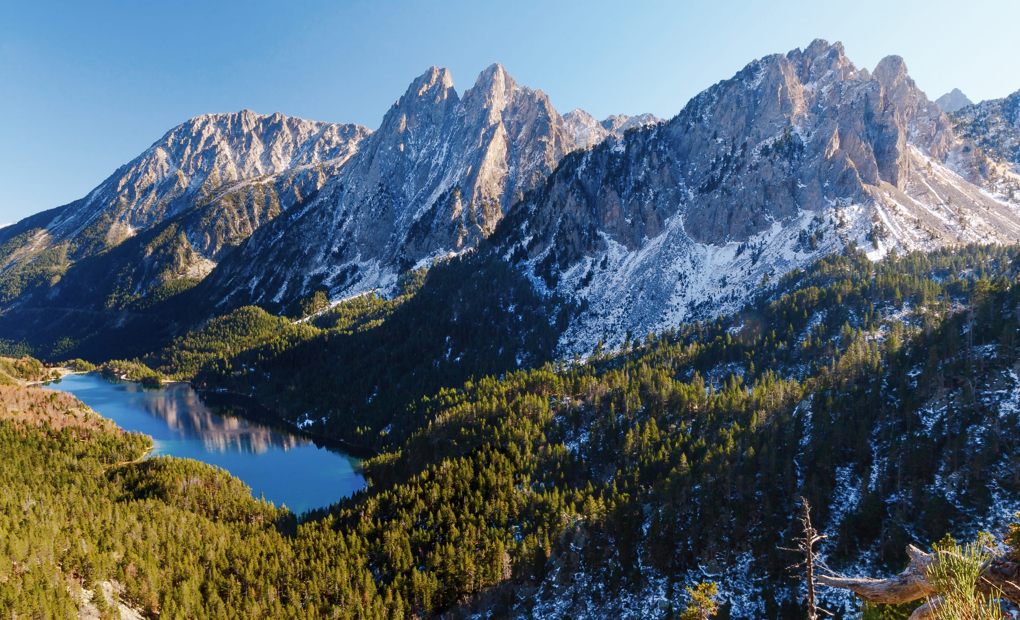 Image Le tour des Encantats, entre lacs et cimes