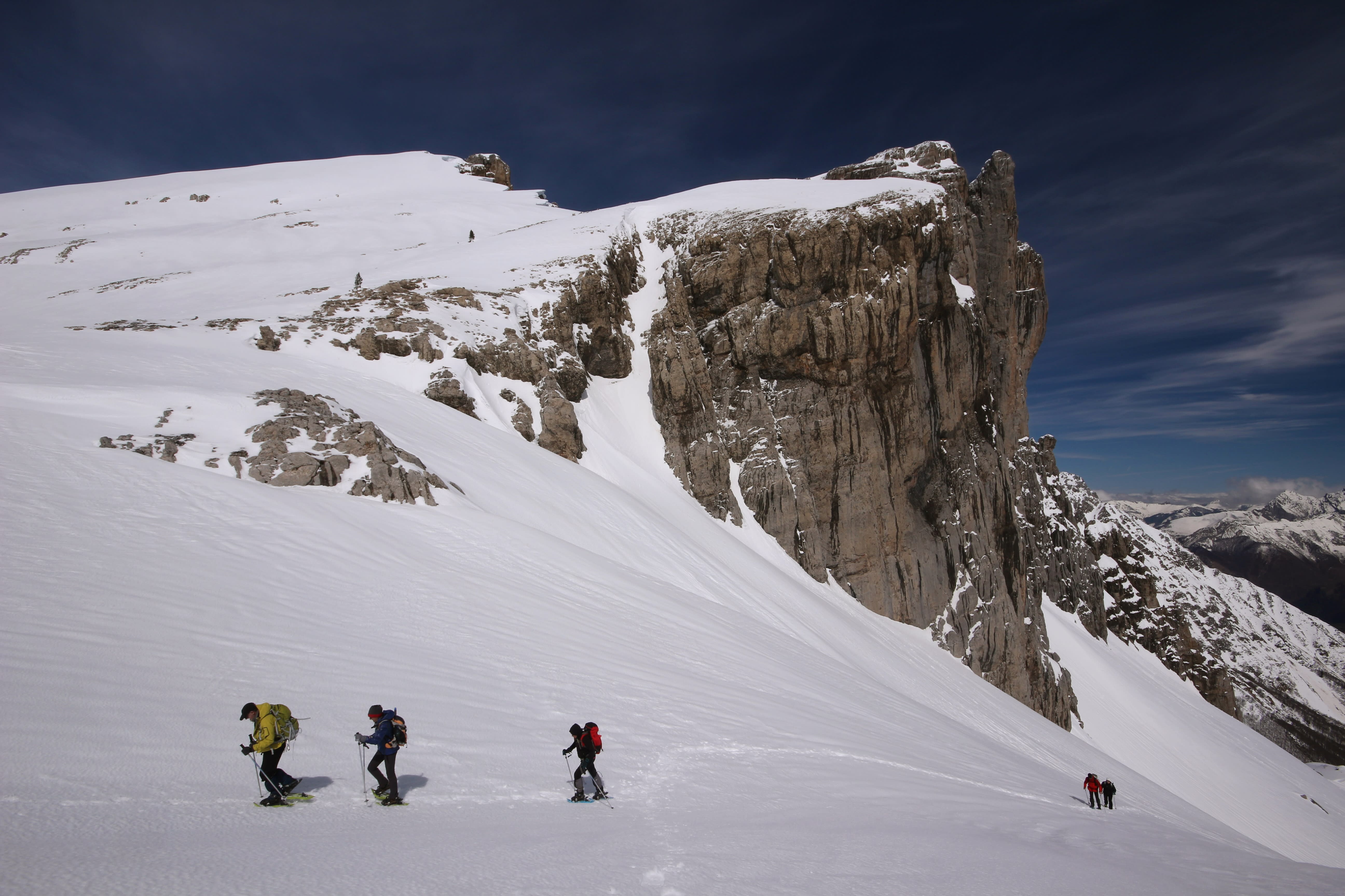 La raquette sportive dans les Pyrénées d'Aragon : les Vallées Occidentales