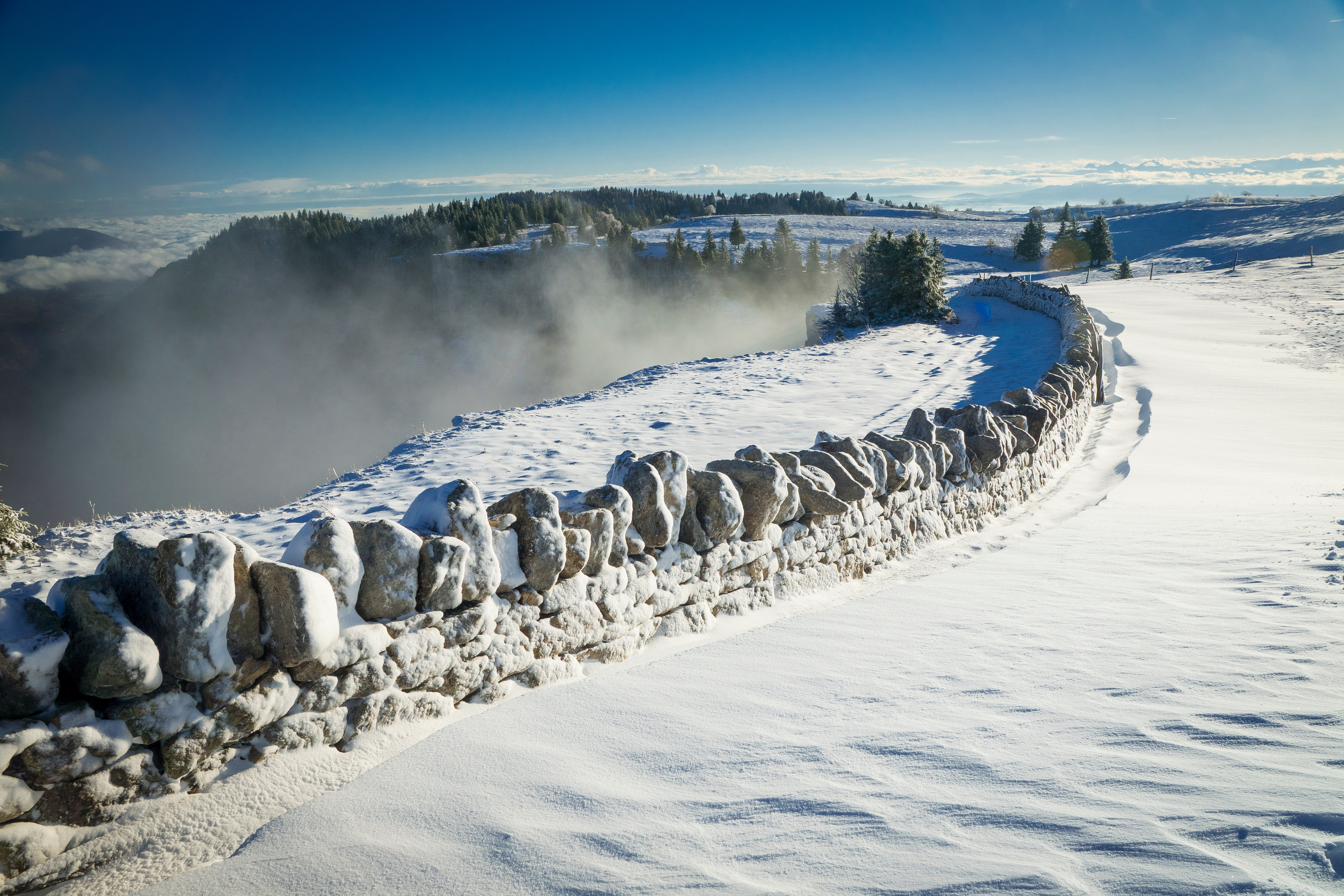 Aventure hivernale en raquettes et pulka dans le Jura