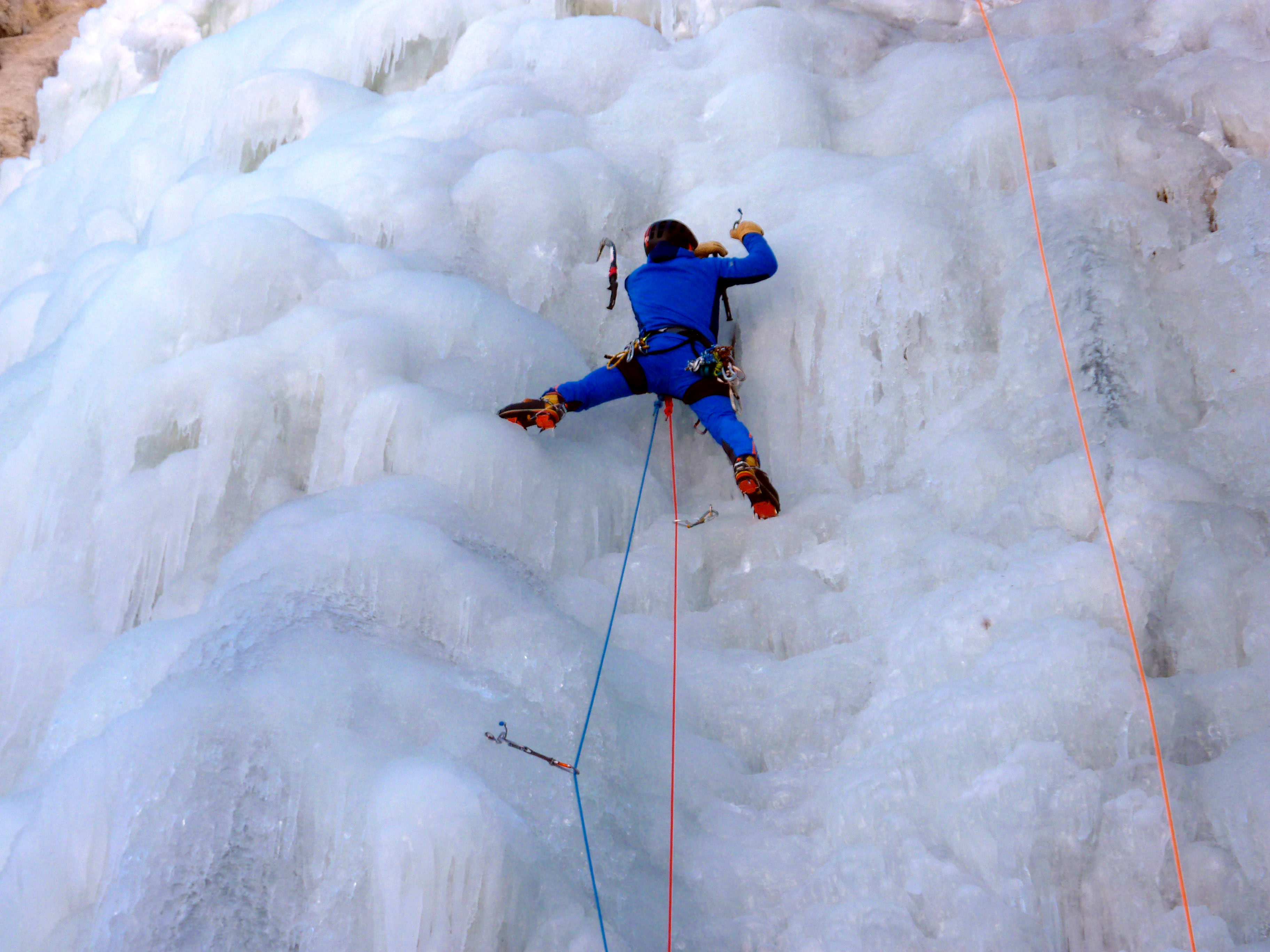 Test 2024] 3 crampons pour l'alpinisme techique et la cascade de glace