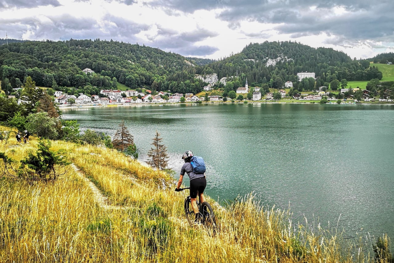 L'art au rendez-vous: Opacité et transparence se rencontrent au sein du  «Large» - Baron Mag, image size:1280x856