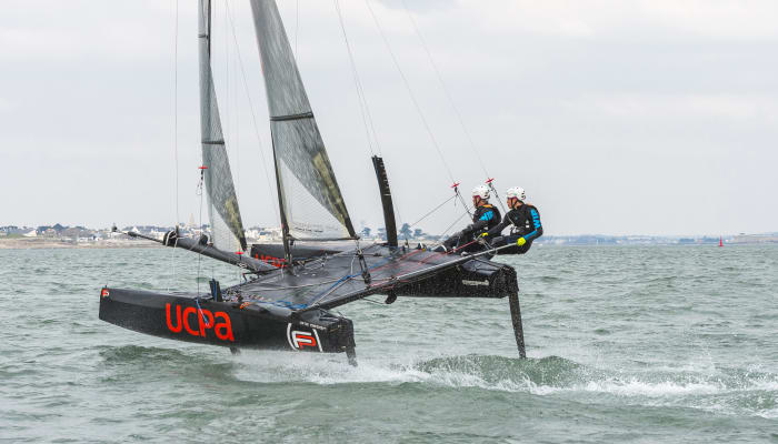 J'ai testé pour vous le Flying Phantom, le catamaran à foil