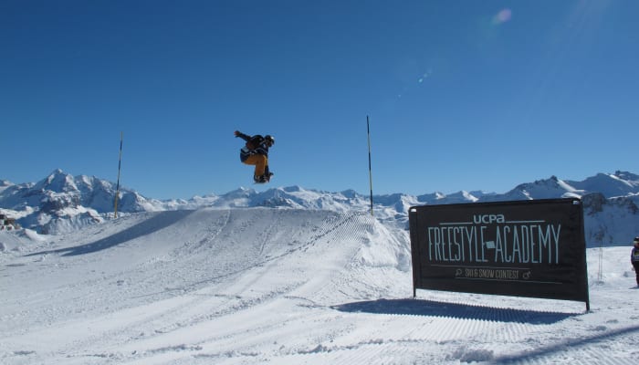 Les 7 snowparks incontournables où rider cet hiver