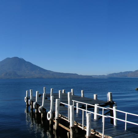 Volcans et pyramides mayas