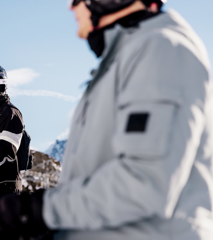 jeunes adultes au ski à Chamonix