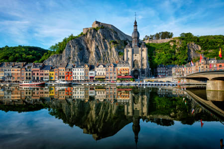 Vue de la pittoresque ville de Dinant. Belgique