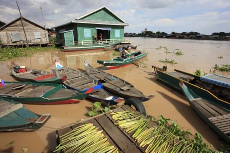 Village flotant sur le lac de Tonlé Sap, Cambodge