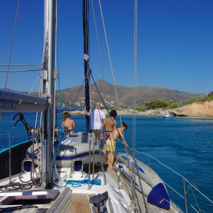 Famille en Bateau à voile à Porto Rafti
