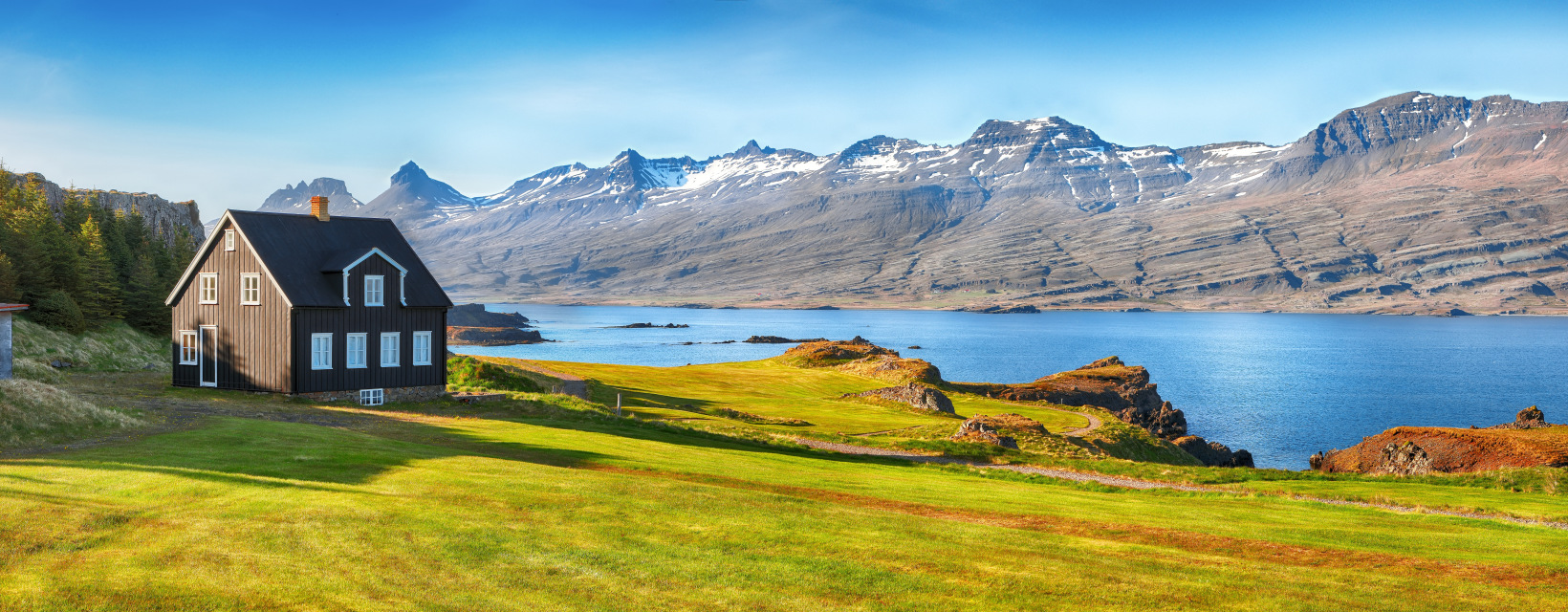 maison de Teigarhorn au bord d'un lac, Islande