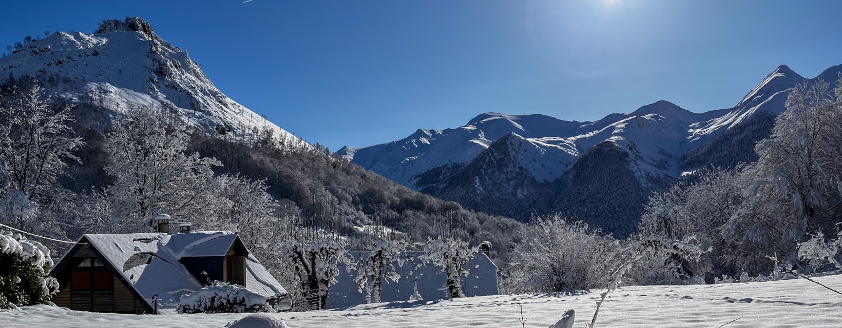 Paysage enneigé dans le  Val d'Azun, hautes-Pyrénées