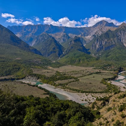 Paysage de montagnes entre Gjirokastra et Korça, Albanie