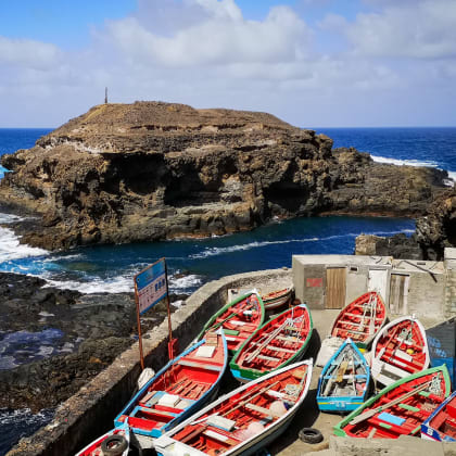 Barques de pêcheurs, côte du Cap-Vert