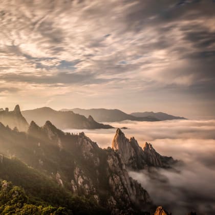 Corée du Sud, Sea of Clouds on Seoraksan Mountain, LocationGangwon-do Sokcho-si