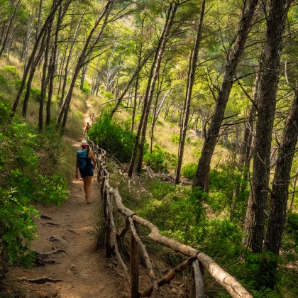 Randonneurs à Cúber Reservoir à Majorque