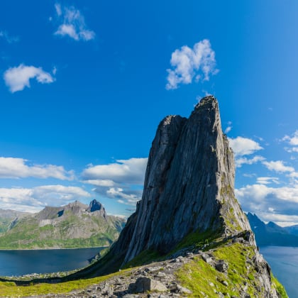 Le pic montagneux Segla sur Senja en Norvège