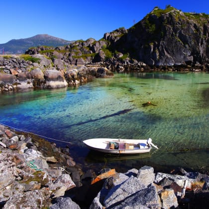 Bateau isolé sur l'île de Senja