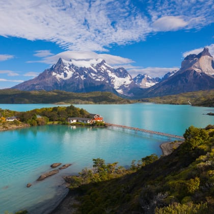 lac Pehoé et les Cuernos del Paine au Chili. Torres del Paine