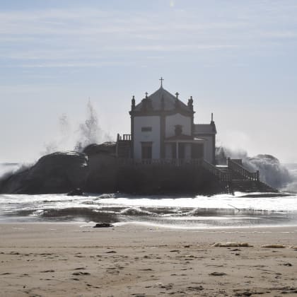 Senhora da pedra, Portugal