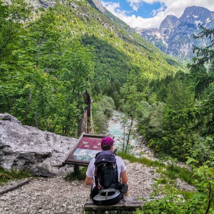 Randonneur dans les Alpes slovènes