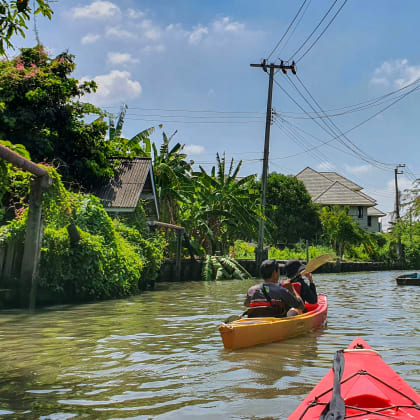 Kayak sur le Khlong, Bangkok, Thaïlande