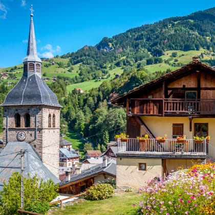 Village savoyard de Beaufort dans les Alpes françaises