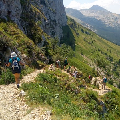 Groupe de randonneurs dans le Vercors, Alpes, France