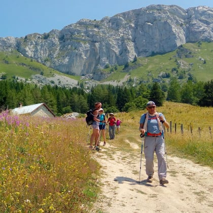 groupe de randonneurs dans le massif du Vercors, Alpes, France