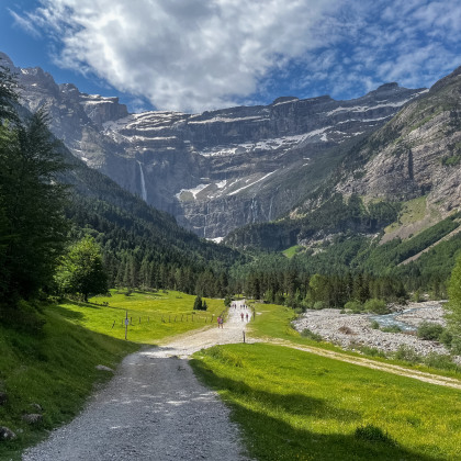 Randonneurs, Cirque de Gavarnie, Hautes-Pyrénées