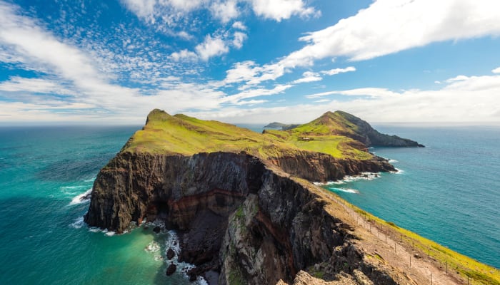 Un sentier menant vers la pointe de Sao Lourenco à Madère