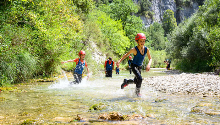 Canyoneurs dans la Sierra de Guara prés d'Alquezar, Aragon