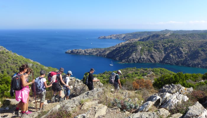 Randonneurs, bord de mer, Collioure Cadaques, Catalogne